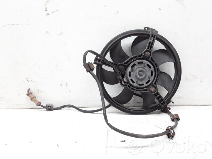 Audi A4 S4 B5 8D Ventilatore di raffreddamento elettrico del radiatore 