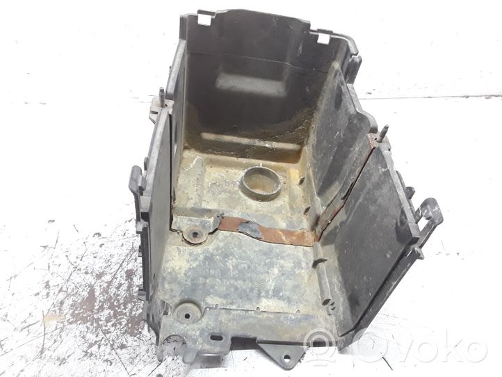 Mazda 3 I Boîte de batterie BP4K56040