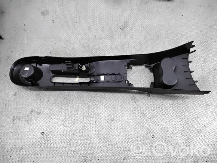 Renault Clio III Console centrale 8200407985