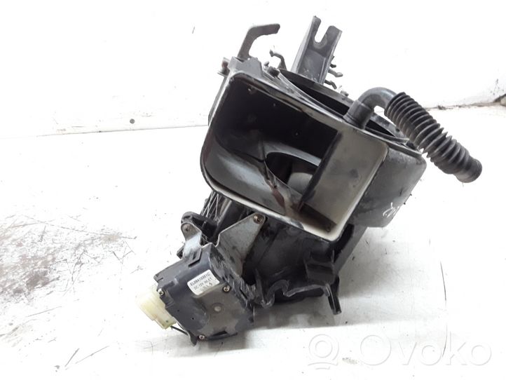 Hyundai Galloper Salono oro mazgo plastikinis korpusas HQ780020