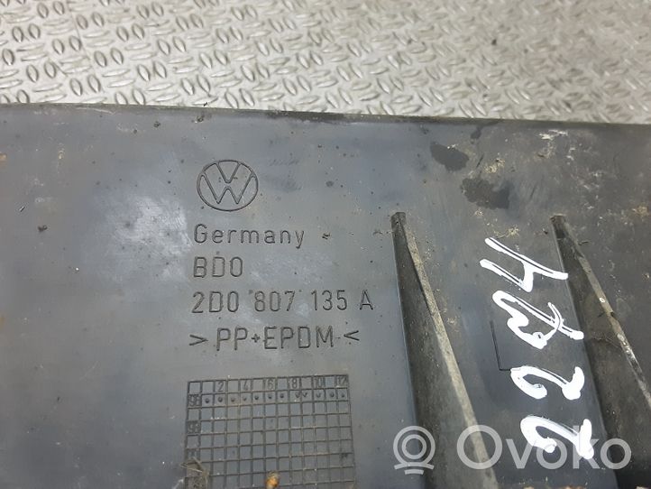 Volkswagen II LT Uchwyt / Mocowanie zderzaka przedniego 2D0807135A