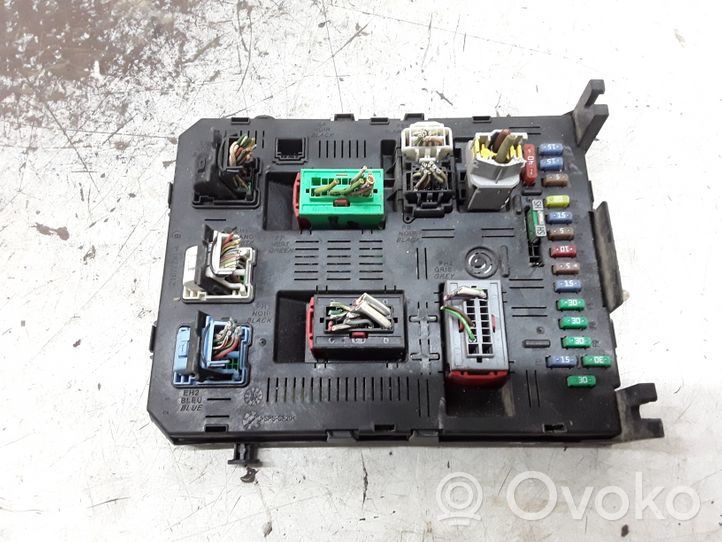 Citroen C4 I Module de fusibles 281133997A1