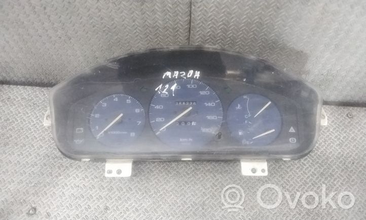 Mazda 121 Compteur de vitesse tableau de bord DB04119440