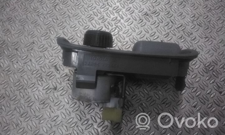 Toyota Echo Przycisk / Włącznik oświetlenia wnętrza kabiny 777454