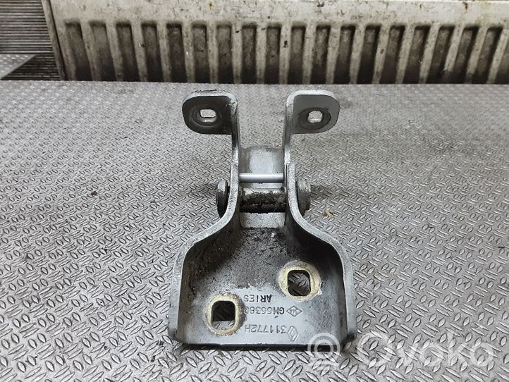 Opel Vivaro Front door upper hinge 311772H