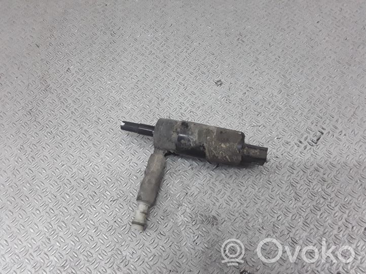 Volkswagen PASSAT B5.5 Ugello a spruzzo lavavetri per faro 3B0955681A