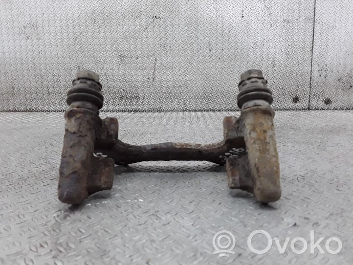 Audi A4 S4 B7 8E 8H Supporto della pinza del freno posteriore 