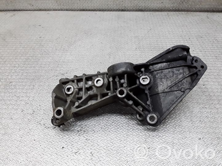 Dacia Logan Pick-Up Generator/alternator bracket 8200669494