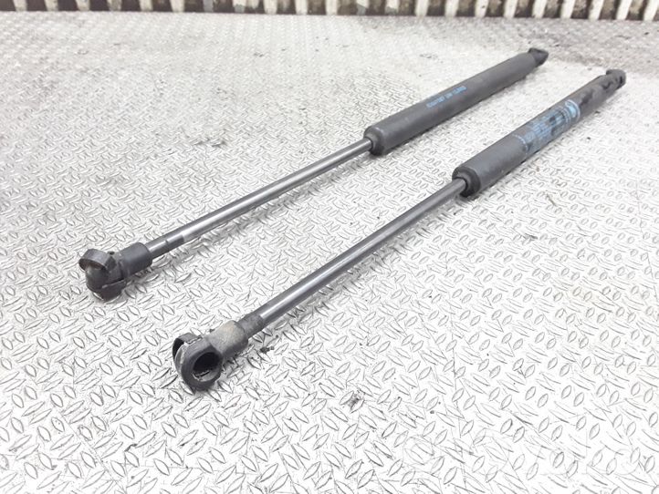 Alfa Romeo GT Tailgate/trunk strut/damper 