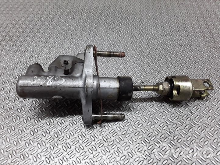 Toyota Corolla E120 E130 Główny cylinder sprzęgła 