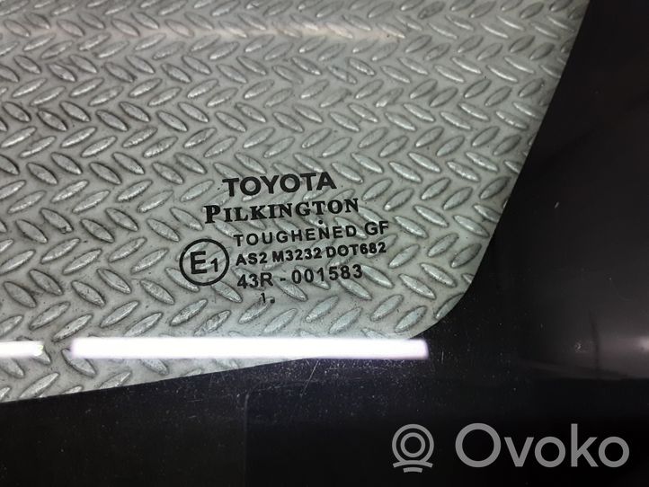 Toyota Corolla E120 E130 Finestrino/vetro retro 43R001583