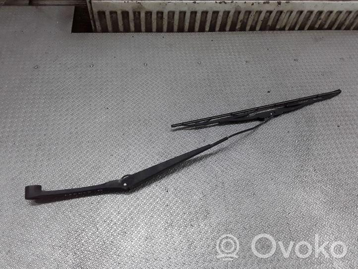 Subaru Legacy Windshield/front glass wiper blade 