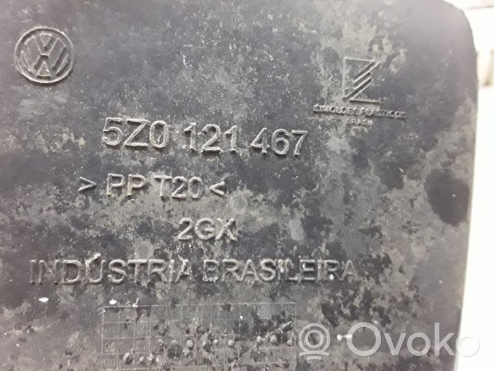 Volkswagen Fox Prowadnica powietrza intercoolera 5Z0121467