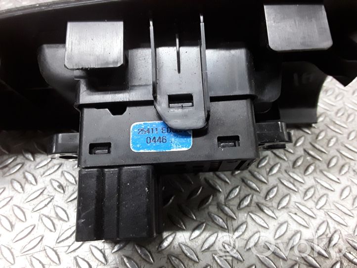 Nissan Note (E11) Electric window control switch 25411ED00A