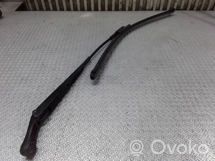 Opel Zafira B Windshield/front glass wiper blade 13145564