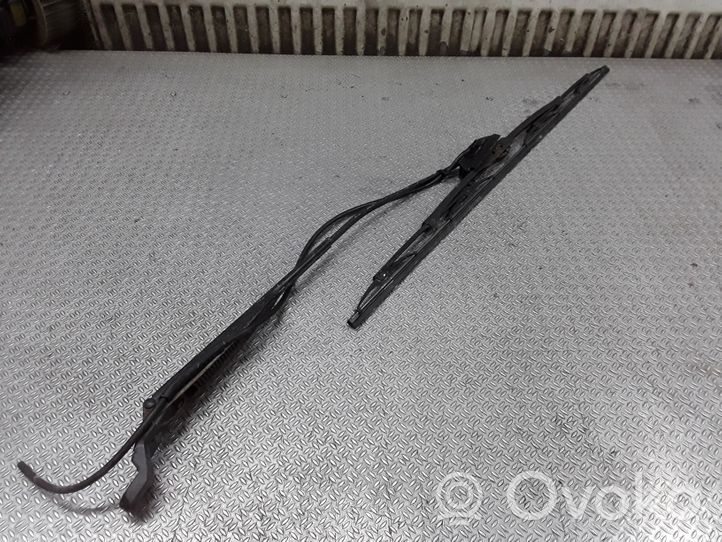 Mercedes-Benz Vito Viano W638 Windshield/front glass wiper blade A6388202344