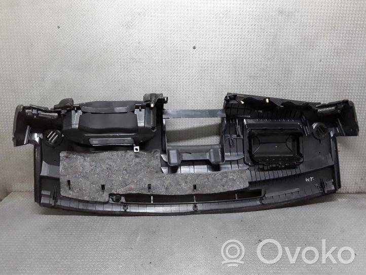 Toyota Avensis T250 Tableau de bord 5531105070