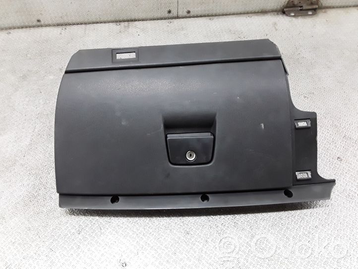 Volvo V50 Daiktadėžės (bordačioko) komplektas 8626141