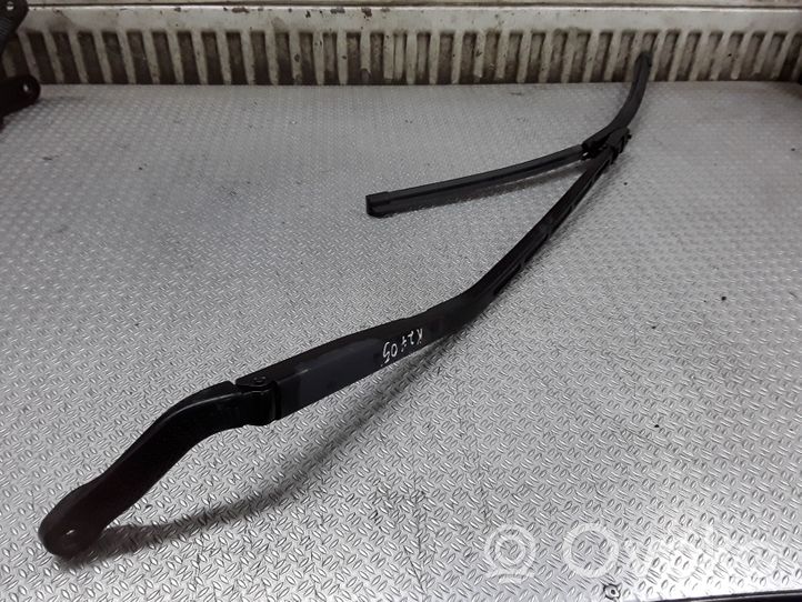 Citroen C4 I Windshield/front glass wiper blade 9650103880