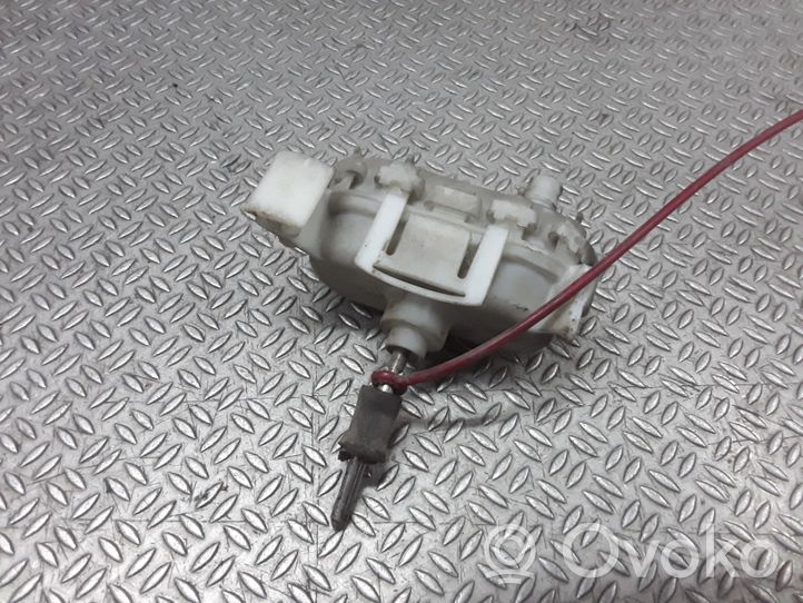 Audi A8 S8 D2 4D Motorino del tappo del serbatoio del carburante 4D0862153A