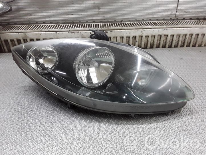 Seat Leon (1P) Lampa przednia 5P1941006A