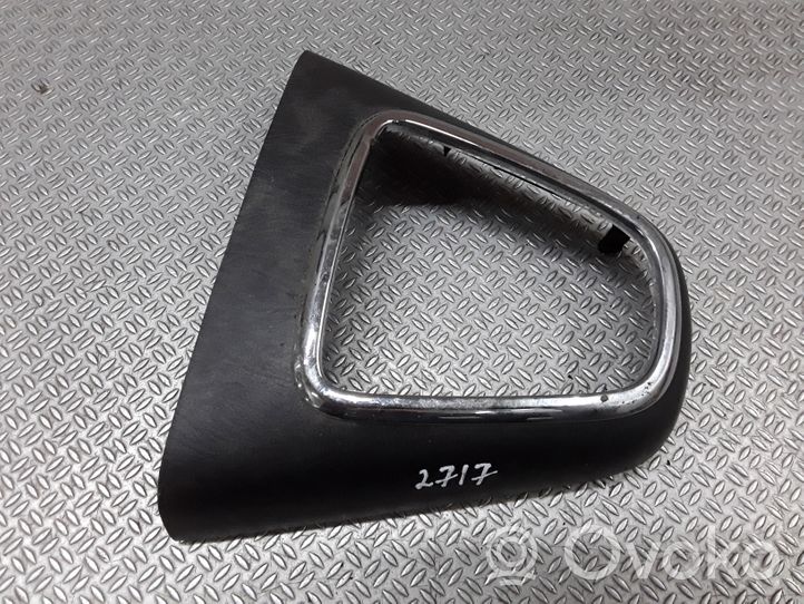 Toyota Corolla Verso E121 Rivestimento in plastica cornice della leva del cambio 5884313020