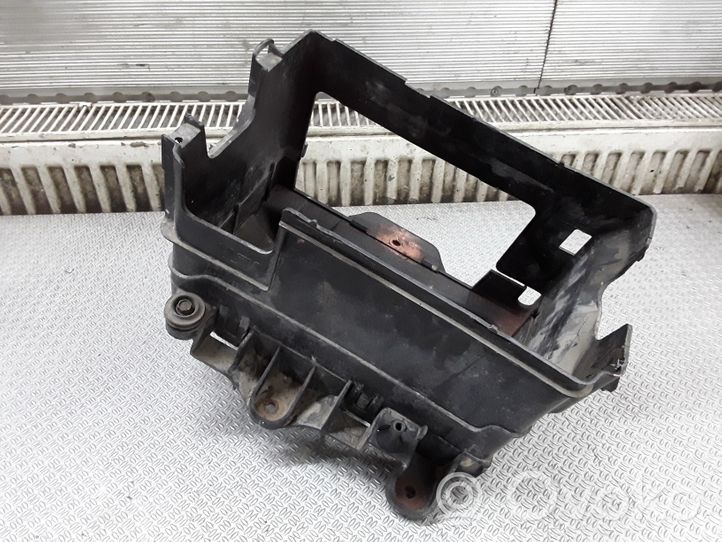 Volkswagen Polo IV 9N3 Support boîte de batterie 