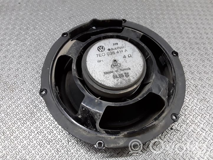 Volkswagen Touareg I Front door speaker 7E0035411A