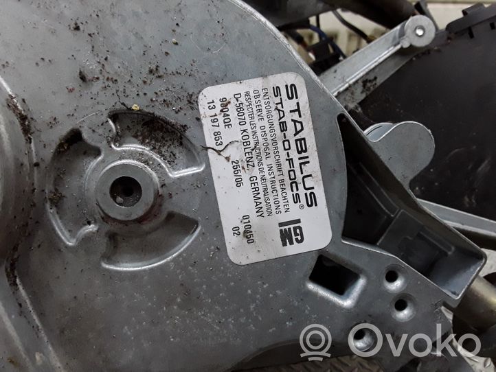 Opel Vectra C Tavaratilan luukun hydrauliikkasarja 13197853