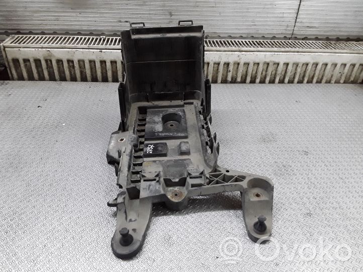 Volkswagen Golf V Vassoio batteria 1K0915333C