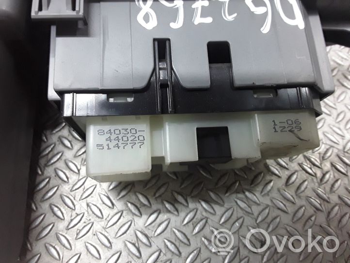 Toyota Avensis Verso Electric window control switch 8403044020