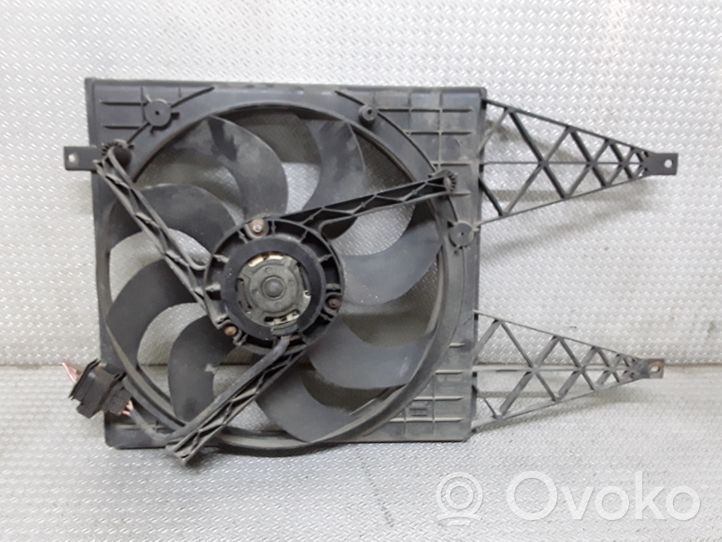 Skoda Fabia Mk2 (5J) Ventilatore di raffreddamento elettrico del radiatore 6Q0121207N