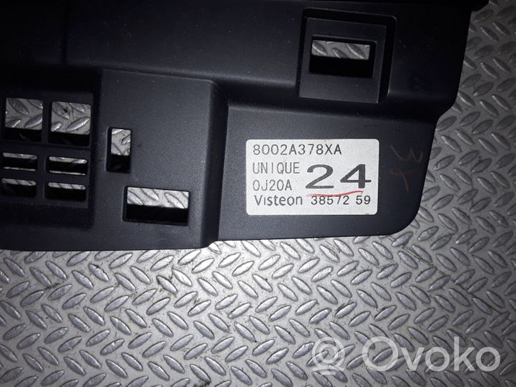 Mitsubishi Lancer VIII Radio/CD/DVD/GPS-pääyksikkö 8002A378XA