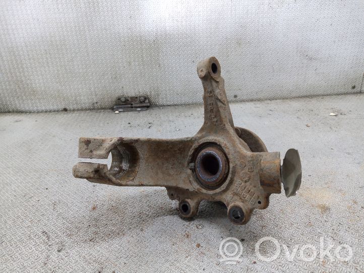 Ford C-MAX I Front wheel hub spindle knuckle 