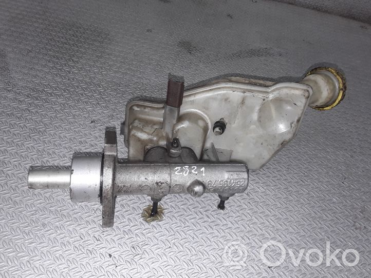 Citroen C3 Główny cylinder hamulca 25419579