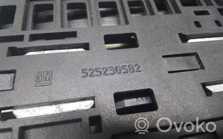 Opel Meriva B Ramka / Moduł bezpieczników 525230582