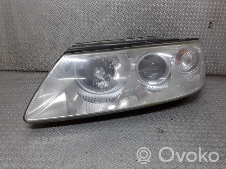 Hyundai Grandeur Lampa przednia 921013L1XX