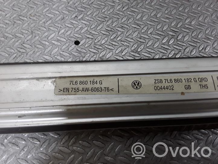 Volkswagen Touareg I Apdailinė stogo juosta "moldingas" 7L6860184G