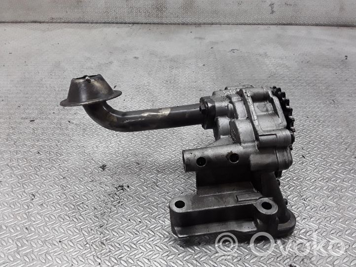 Volkswagen Touran I Oil pump 03G115105