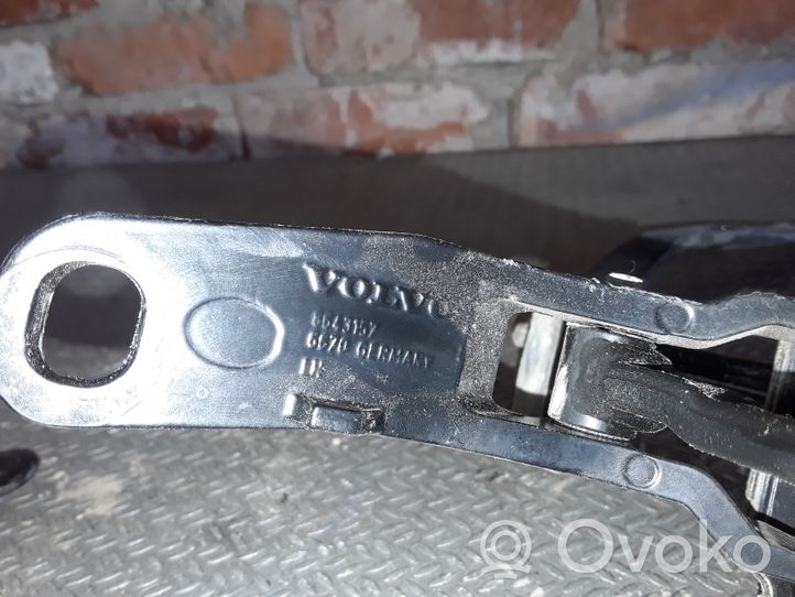 Volvo V70 Scharnier Heckklappe Kofferraumdeckel 8643157