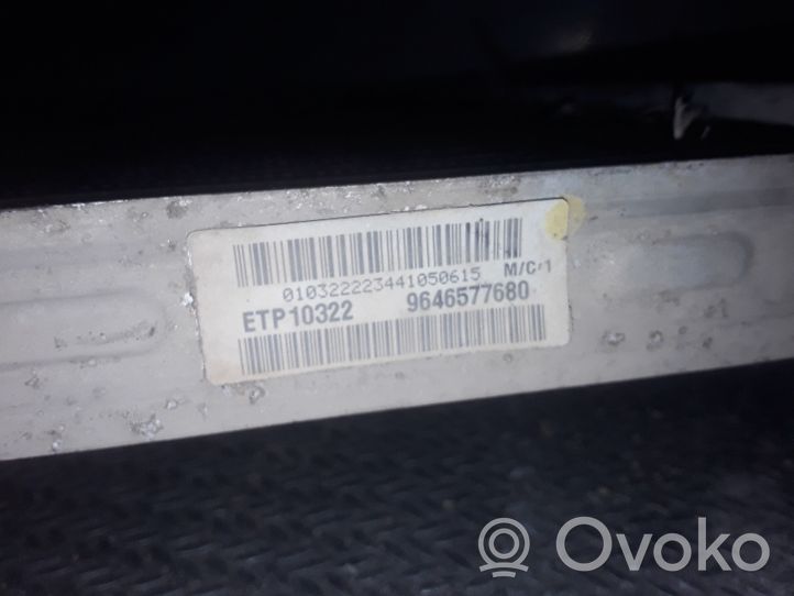 Citroen C5 Jäähdyttimen lauhdutin 9646577680