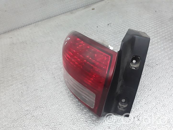 Subaru B9 Tribeca Lampa tylna 2XL946095