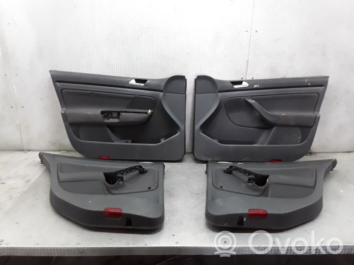 Volkswagen Golf V Set di rivestimento sedili e portiere 