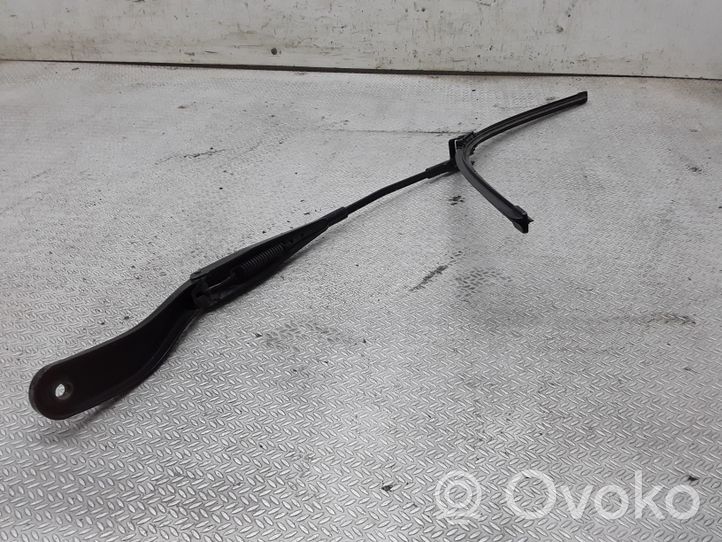 Volvo V50 Windshield/front glass wiper blade 30698249