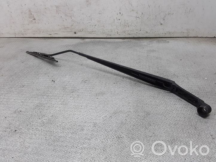 Mitsubishi Colt Windshield/front glass wiper blade 