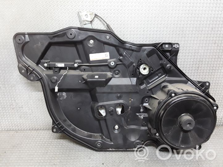 Mazda CX-7 Meccanismo di sollevamento del finestrino anteriore senza motorino EG225997XE