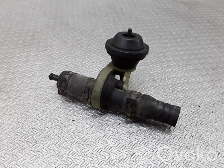 Volkswagen PASSAT B5.5 Valvola di regolazione del liquido di raffreddamento e del riscaldatore 4A0819809