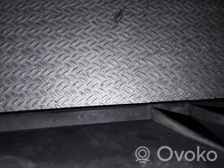 Mercedes-Benz Vito Viano W638 Крышка коробки воздушного фильтра A0030947504