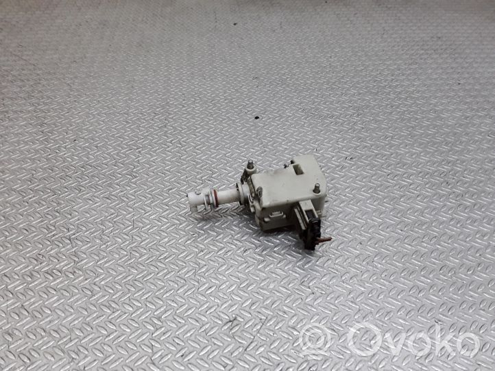 Audi A2 Moteur de verrouillage trappe à essence 8Z0810773