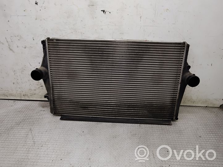 Volvo V70 Chłodnica powietrza doładowującego / Intercooler 8649471A